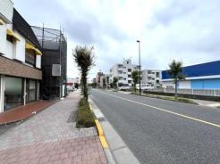 前面道路含む現地写真　熊川方面の田園通り