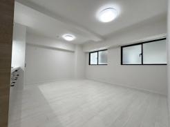 リビング　東側に窓のあるリビング