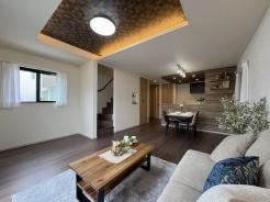 リビング　約18.5帖のLDK。