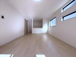 リビング　会話がはずむくつろぎのリビング。16.75帖です。