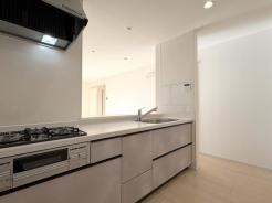 キッチン　家族みんなで使いやすいシステムキッチン。