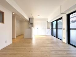 リビング　南西向きの開放感のあるリビング