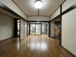 洋室　ＡＩ加工により家具・残地物を消去した画像です。