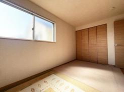 寝室　明るい7.5帖の主寝室