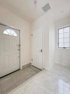 玄関　玄関内の様子です。