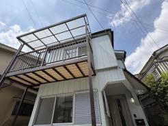 外観　日当たり良好な現地建物の様子です。