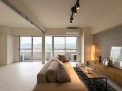 リビング　隣室を開ければ開放感のある空間になります。