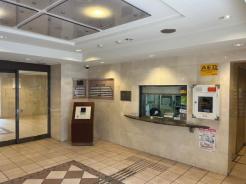 エントランス　管理人室のあるエントランス内です。