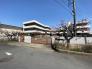 青梅市立友田小学校  864m