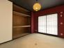 和室　モダンな壁紙が明るい印象の和室（畳は後日設置予定）