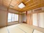 収納　押入や床の間のある2階8帖和室