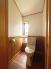 トイレ　2階和室そばにあるトイレです。