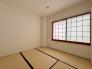 和室　柔らかな光が注ぐ和室。畳は日々の暮らしに落ち着きと癒しを与えます。