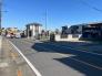 前面道路含む現地写真　前面道路の様子です。