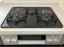 キッチン　3口タイプのガスコンロで同時調理が可能。