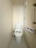 トイレ　1階・2階にそれぞれ設けられたトイレは温水洗浄便座です。(写真は2階トイレ)