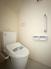 トイレ　1階・2階にそれぞれ設けられたトイレは温水洗浄便座です。(写真は1階トイレ)