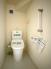 トイレ　1階・2階にそれぞれ設けられたトイレは温水洗浄便座です。(写真は1階トイレ)