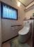 トイレ　1階・2階にそれぞれ設けられたトイレは温水洗浄便座です。(写真は1階トイレ)
