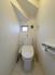 トイレ　1階・2階にそれぞれ設けられたトイレは温水洗浄便座です。(写真は1階トイレ)