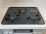 キッチン　3口タイプのガスコンロで同時調理が可能です。