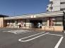 セブンイレブン福生熊川店  434m