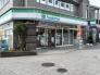 ファミリーマート 秋川駅前店  388m