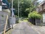 前面道路含む現地写真　交通量の少ない現地道路