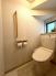 トイレ　1階・2階にそれぞれ設けられたトイレは温水洗浄便座です。(写真は1階トイレ)