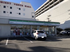 ファミリーマート河辺駅北口店