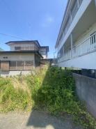 その他現地 南側に建物はありますが、しっかり日照が確保できる配置になっています。周囲の環境と調和しながらも、お子様がのびのび遊べる明るい庭のある快適な住まいづくりが可能です。