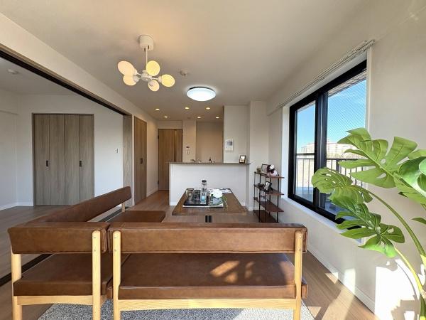 リビング　会話がはずむくつろぎのリビング。10.5帖です。